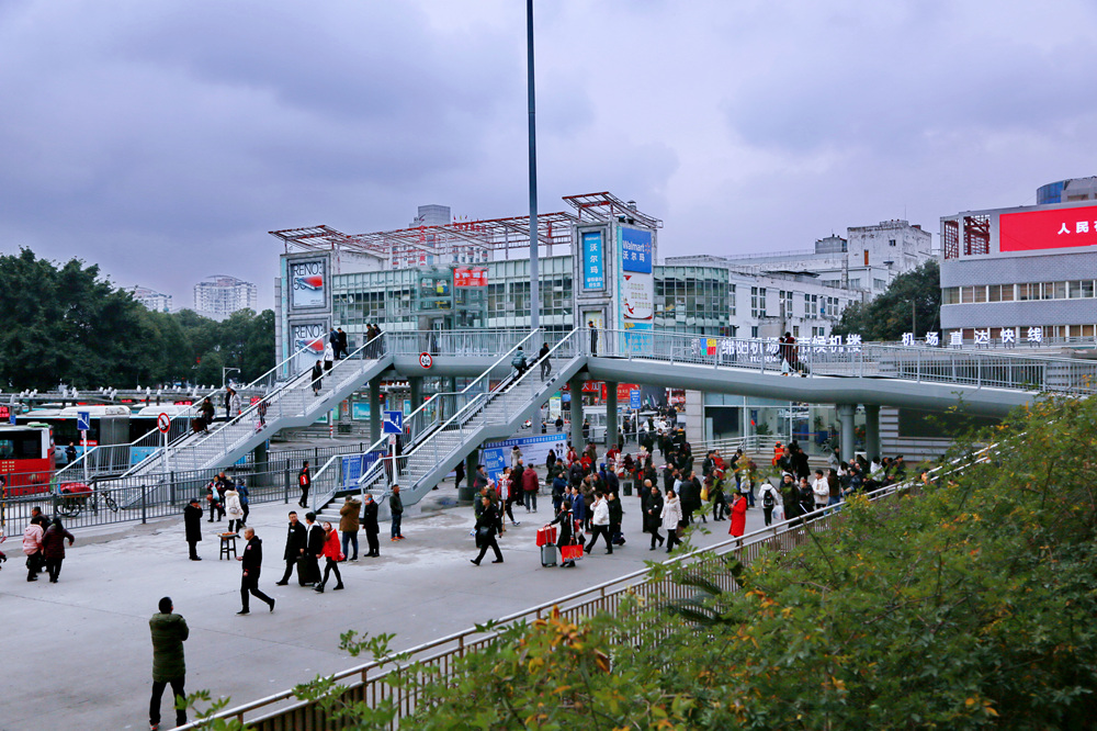 火車客站廣場(chǎng)人行天橋_副本.jpg